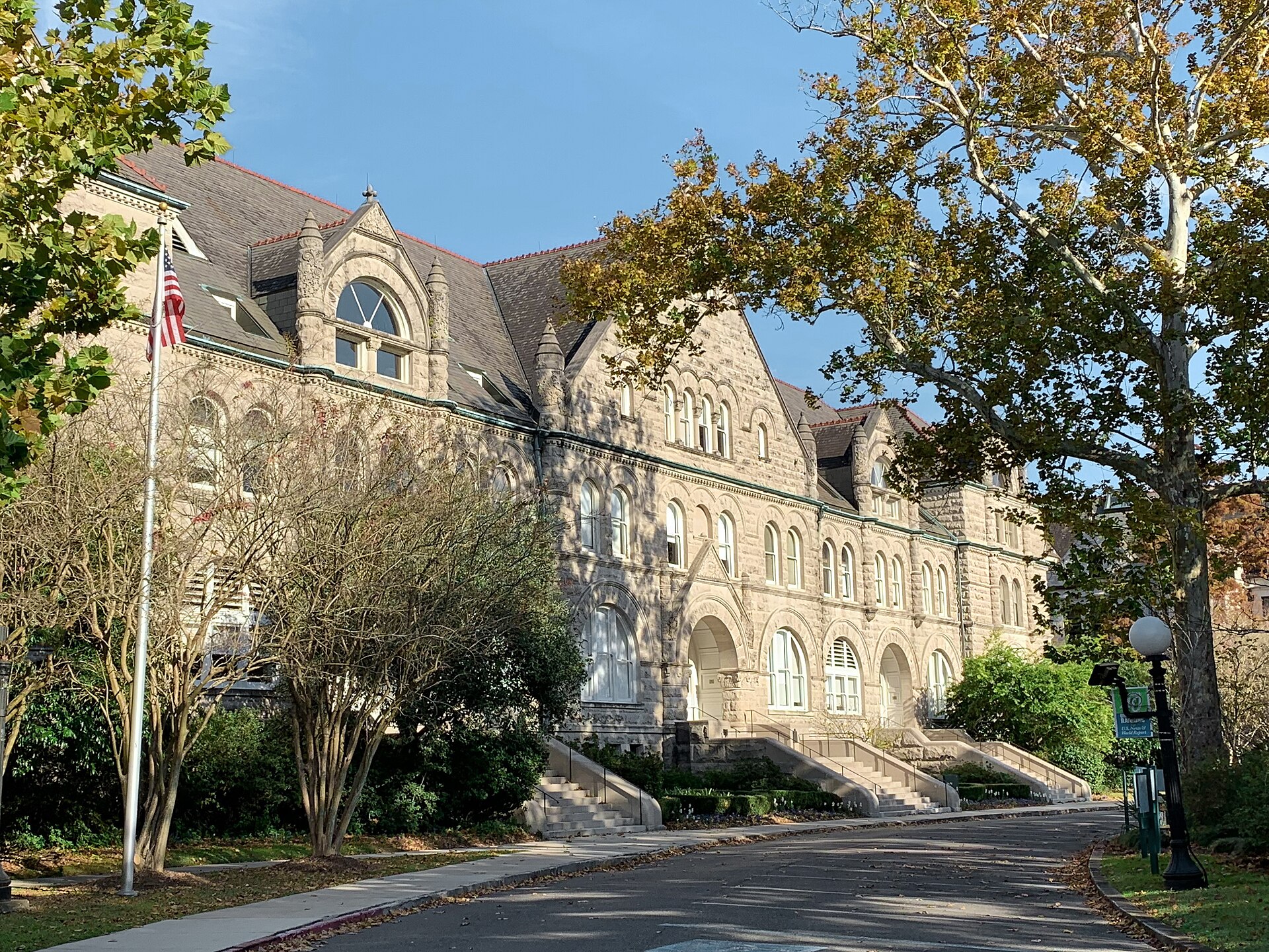 Tulane University campus and acceptance rate analysis
