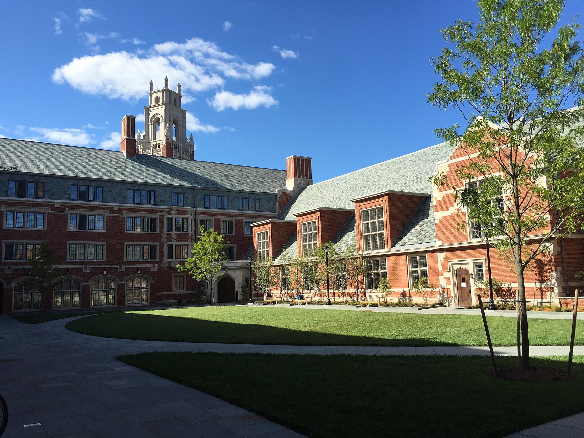 Benjamin Franklin College at Yale University - transferring between colleges