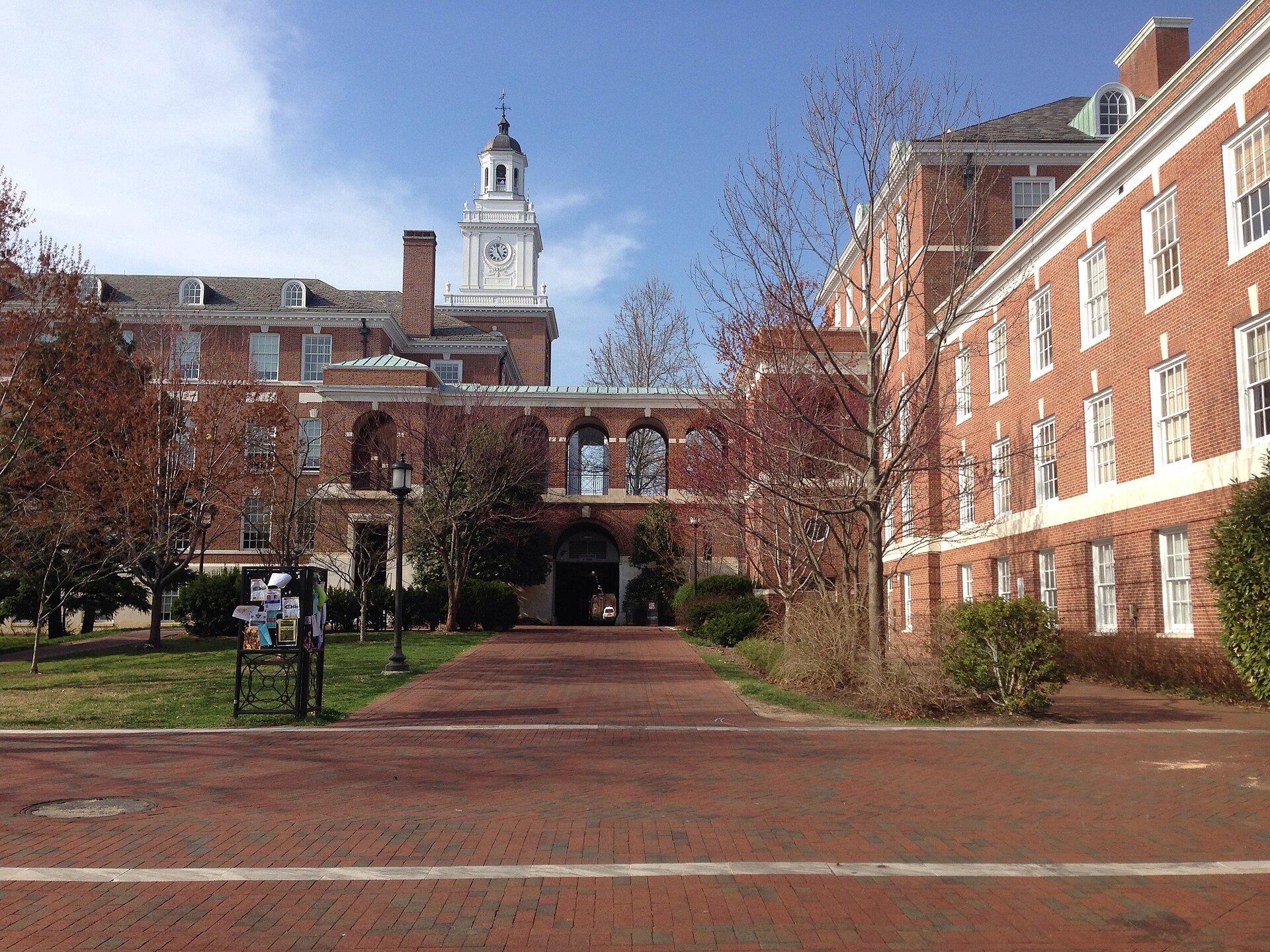 Johns_Hopkins_Levering_Plaza