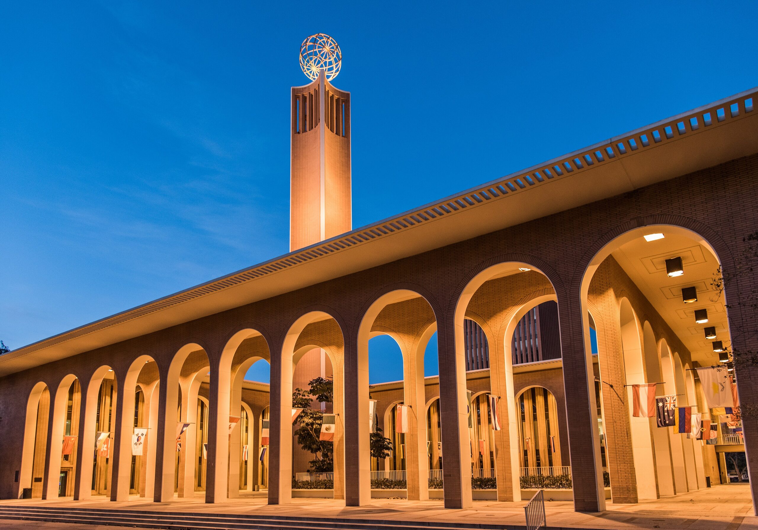 USC Von KleinSmid Center campus building