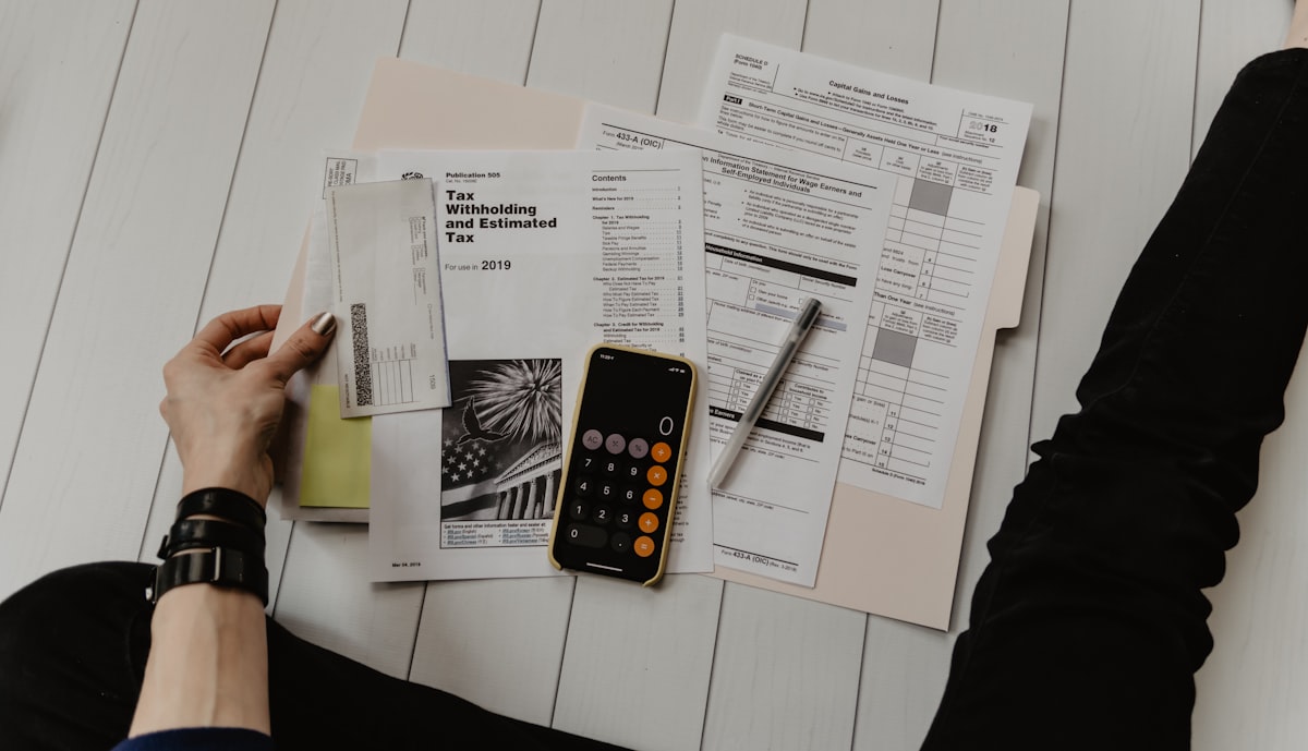 Family comparing financial aid offers from multiple colleges in 2026