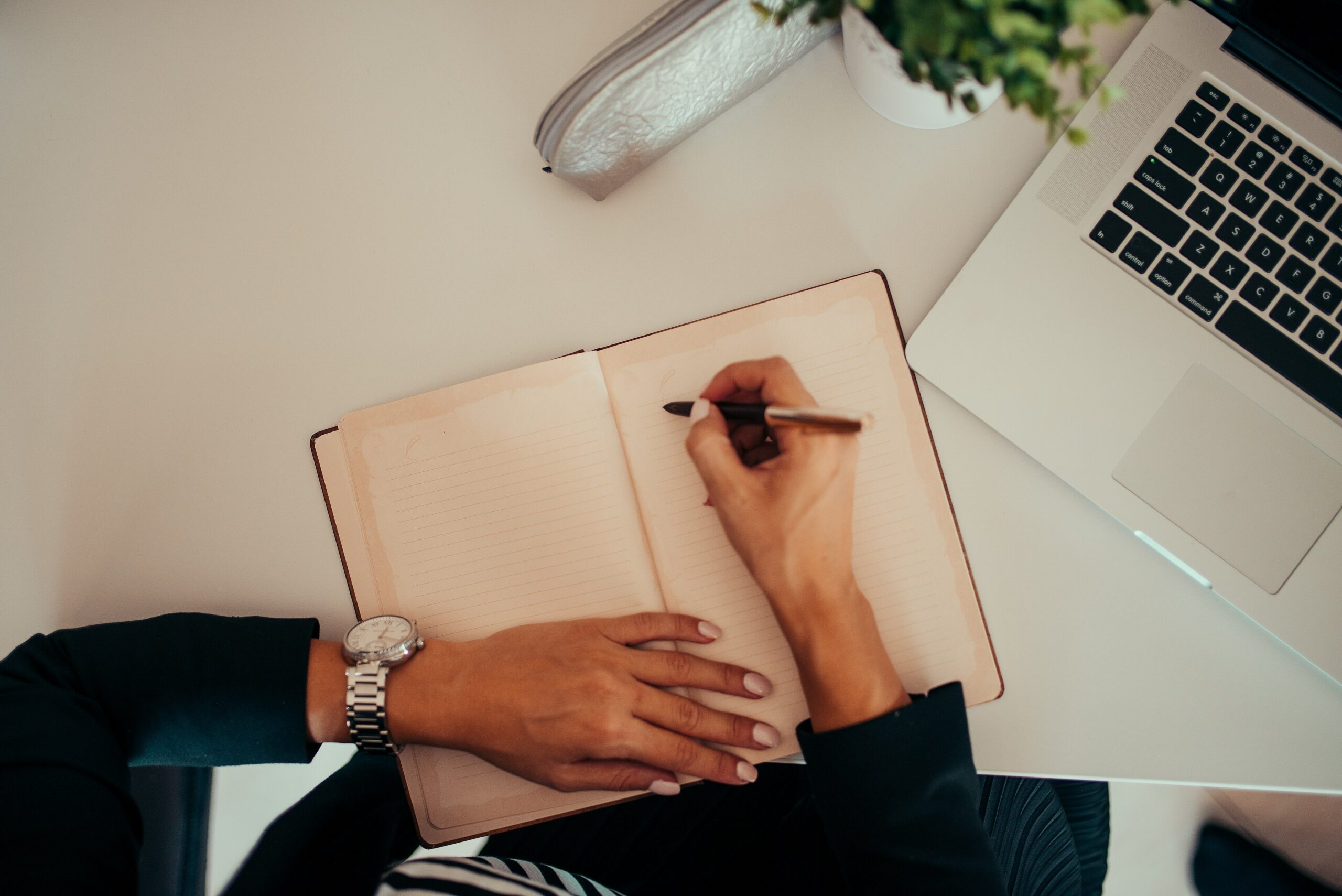 Student writing supplemental essay - BS/MD supplemental essay strategy
