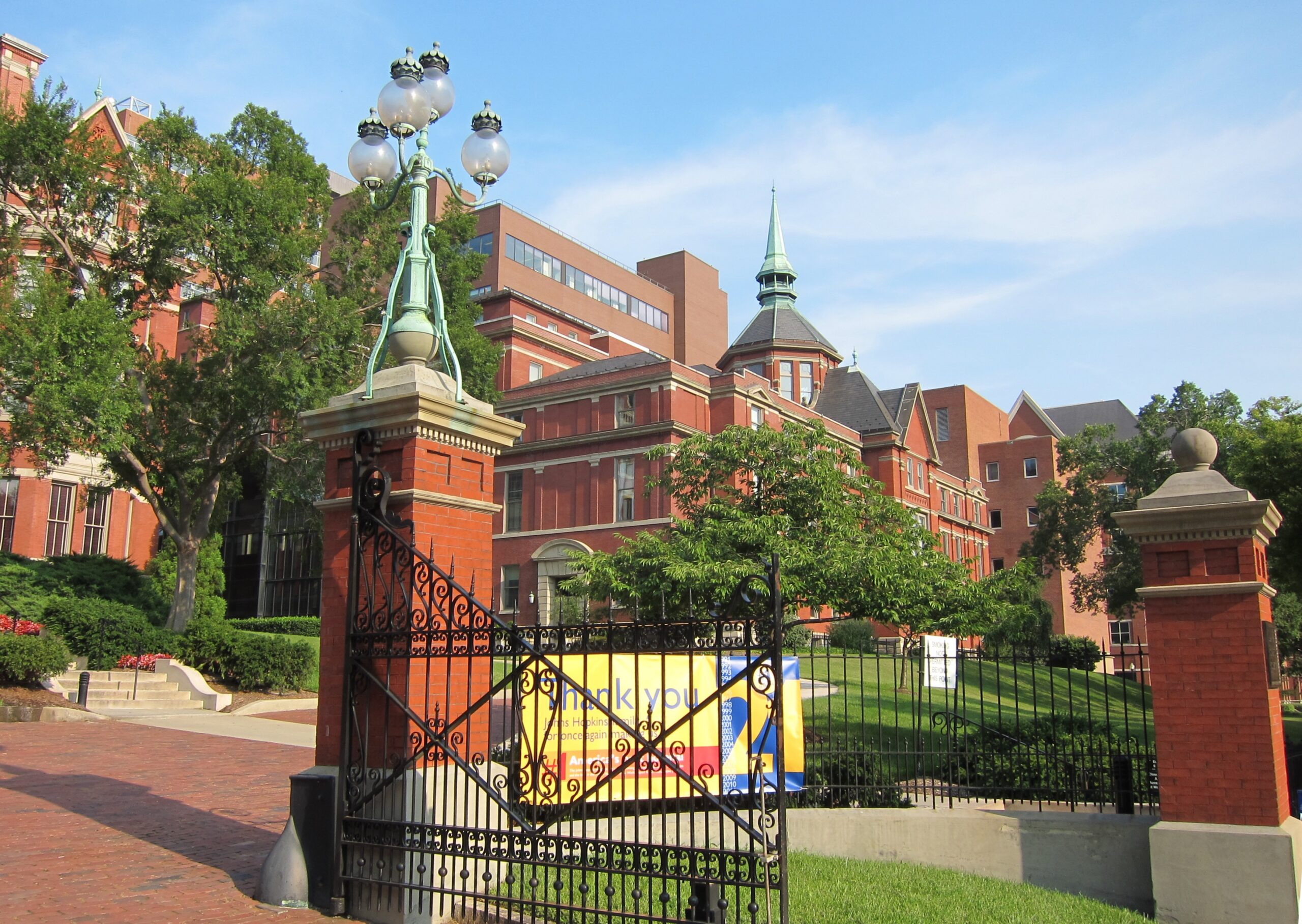 Johns Hopkins Hospital, illustrating physician shadowing and mentorship for high school students on a BS/MD track