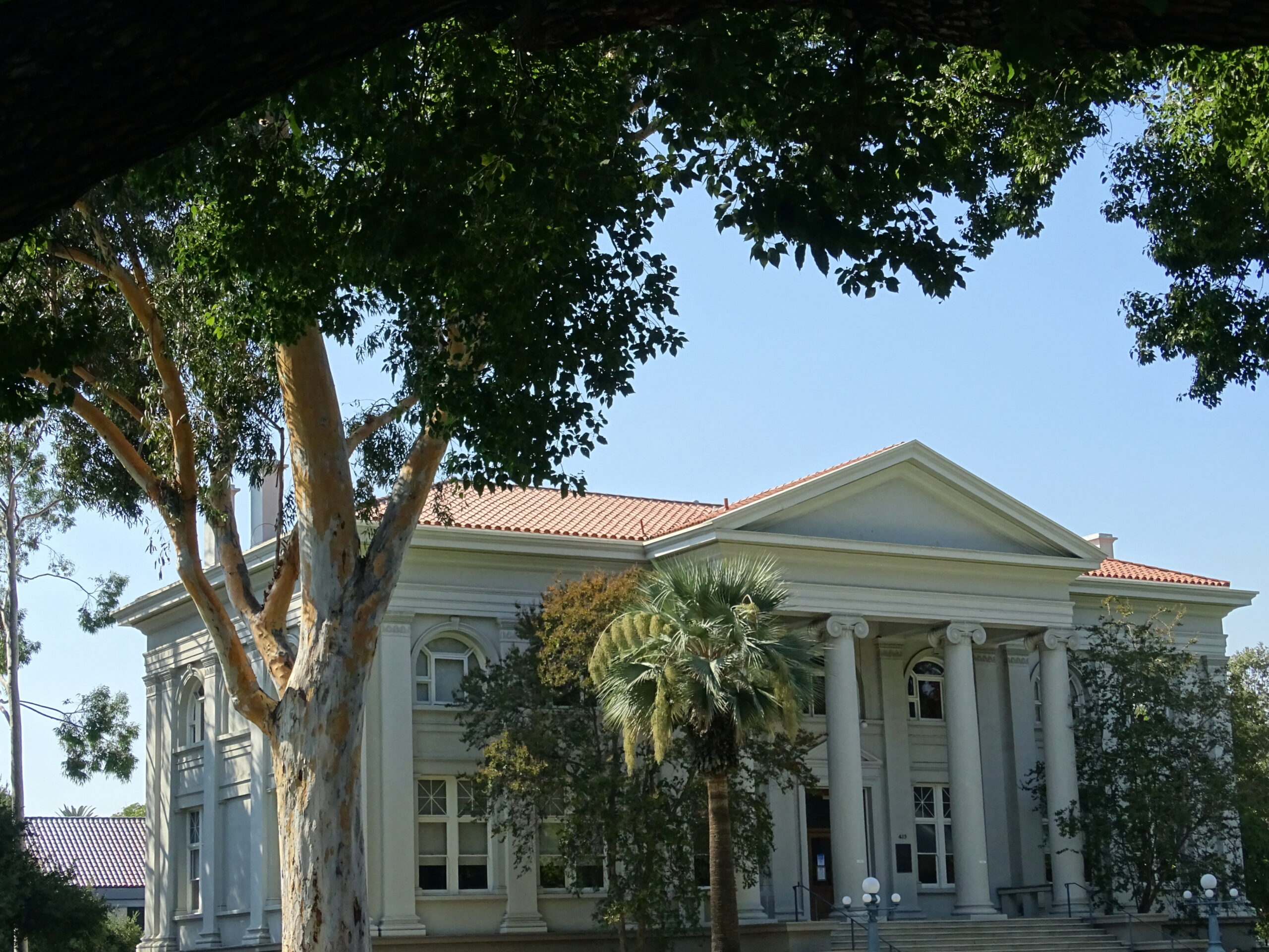 Pomona College campus - acceptance rate strategic guide
