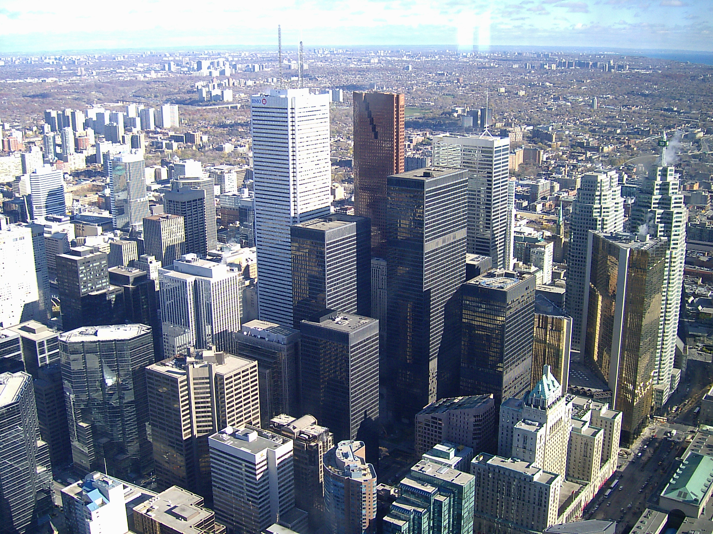 Toronto skyline with CN Tower - Canadian students applying to top US universities