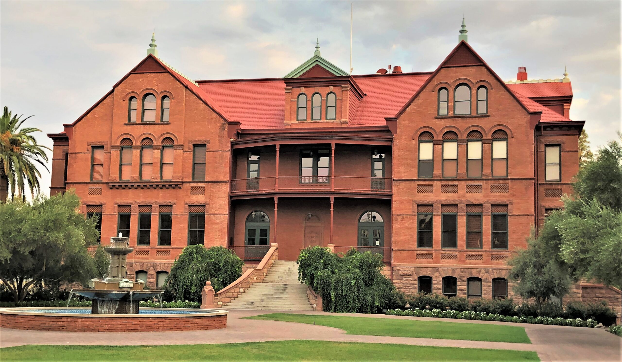 Old Main building on the Arizona State University Tempe campus
