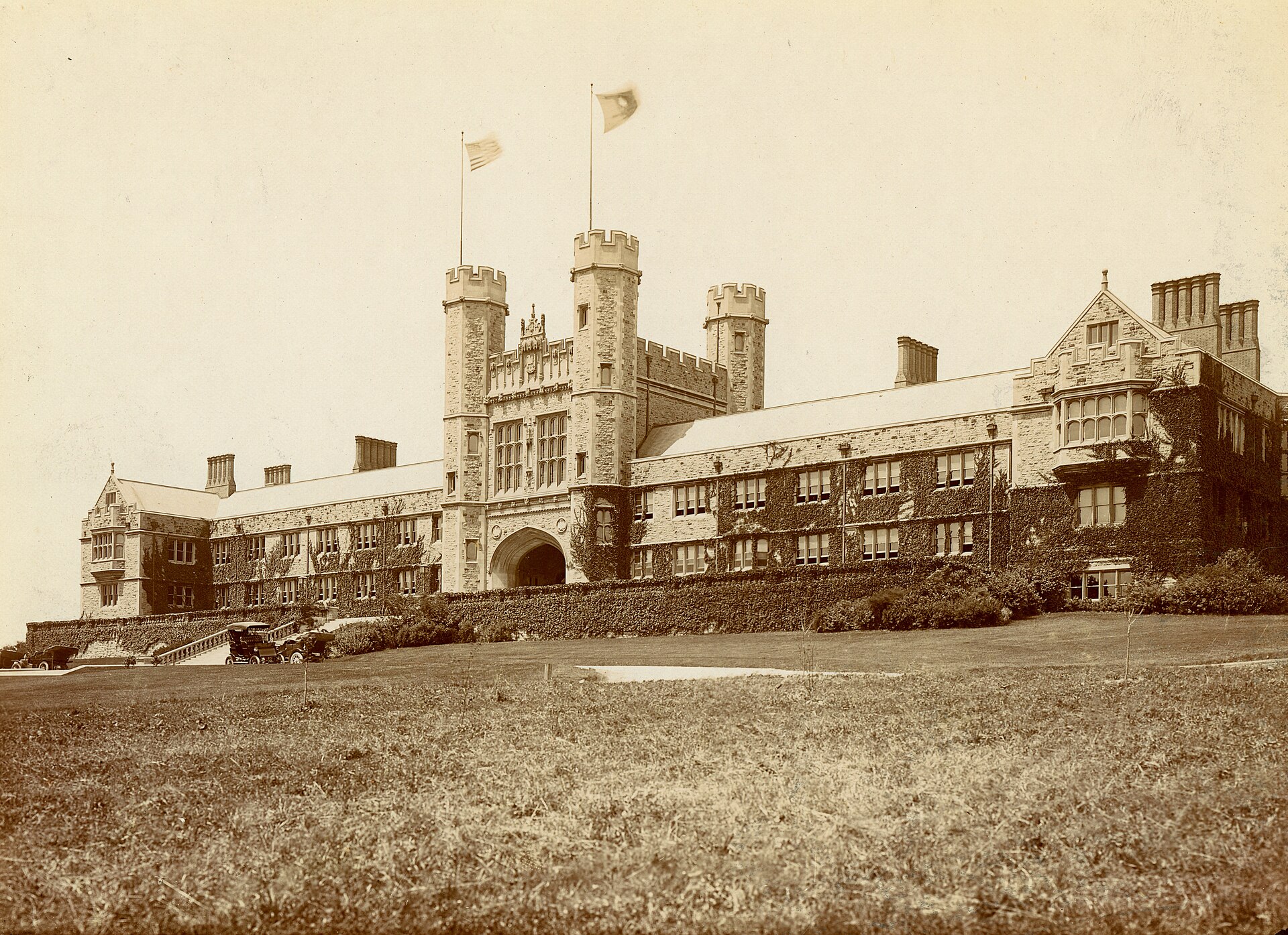 Brookings Hall, Washington University in St. Louis