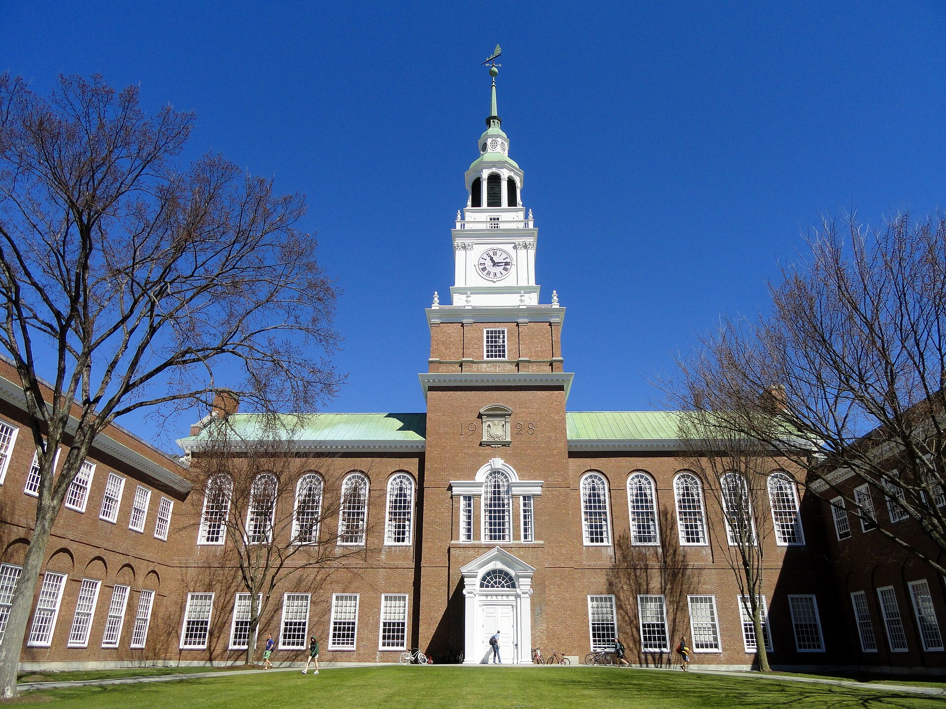 The Dartmouth campus - a look at what Dartmouth is known for