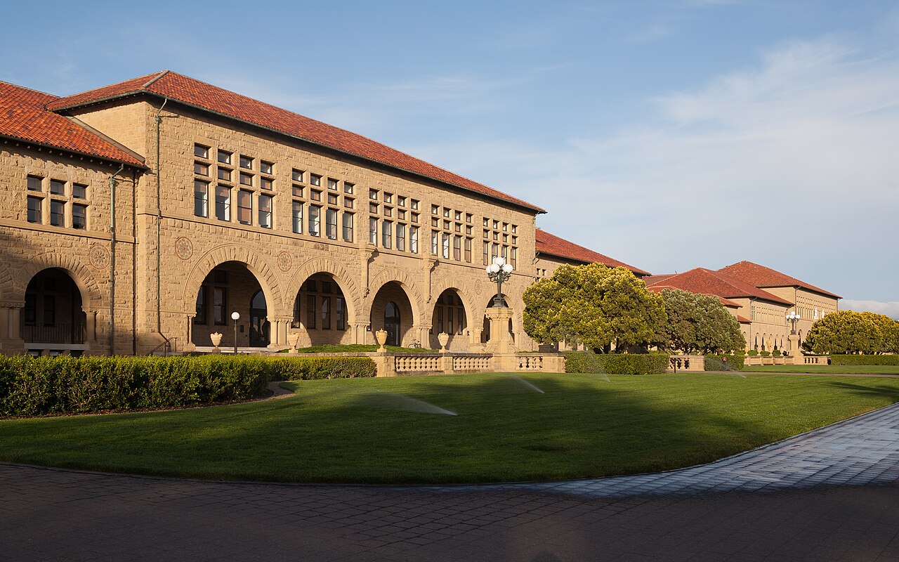 Coût des études aux États-Unis: Main Quad, Université Stanford