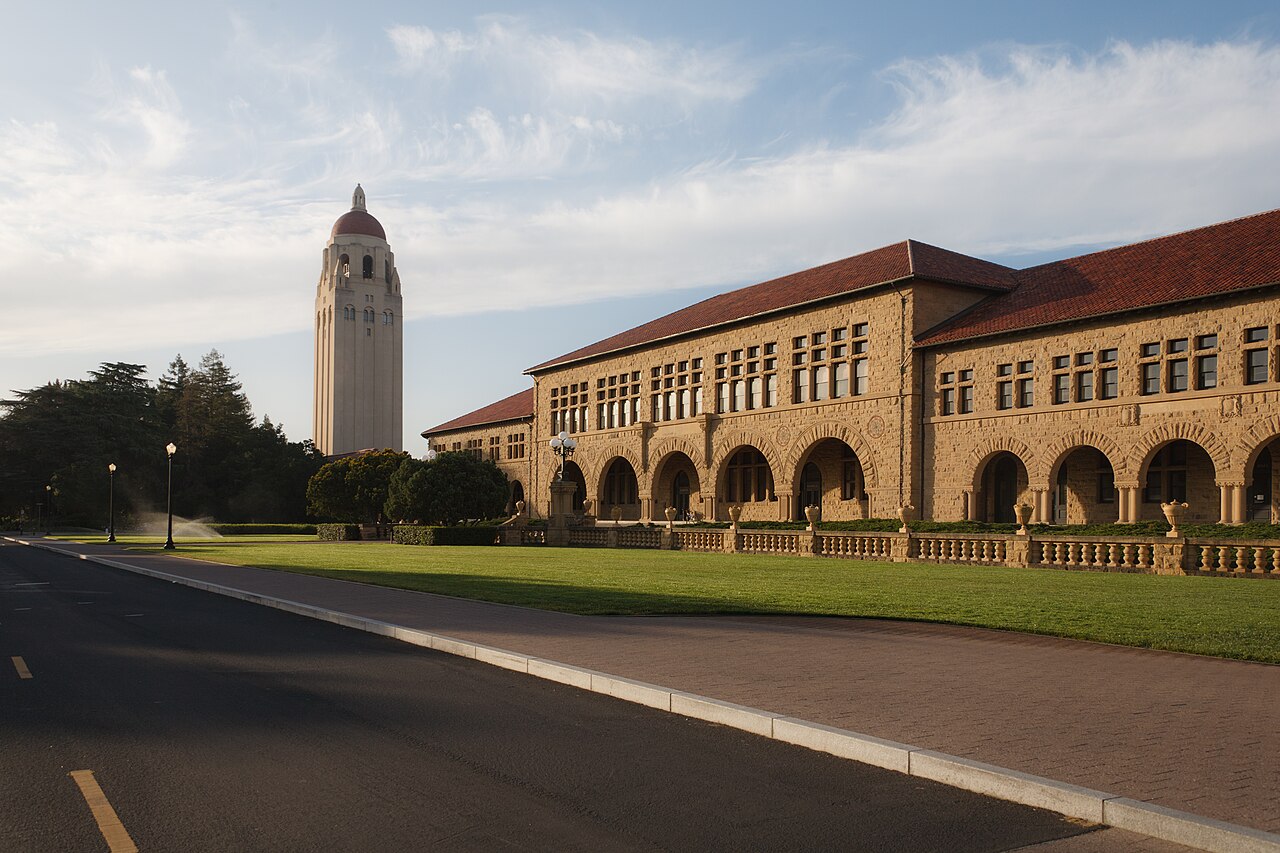 Amerikada üniversite fiyatları: Stanford Main Quad