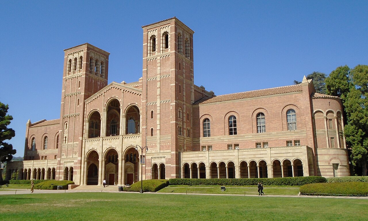 Amerikanın en iyi üniversiteleri: Royce Hall, UCLA