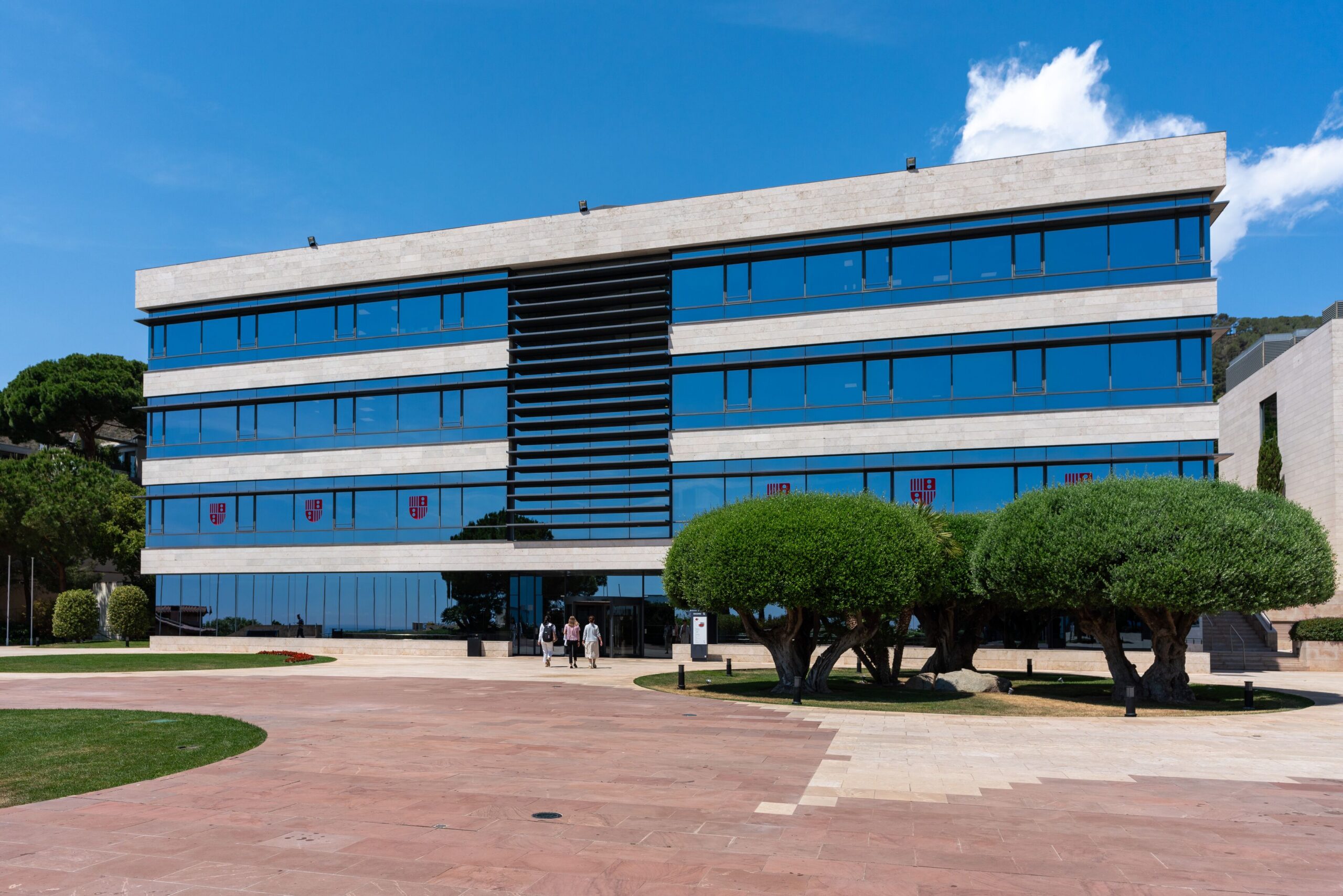 IESE Business School campus in Barcelona, illustrating the IESE MBA acceptance rate